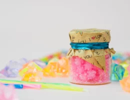 Tips Menghias Toples Plastik Bening Jadi Menarik untuk Bisnis Tips menghias toples plastik bening