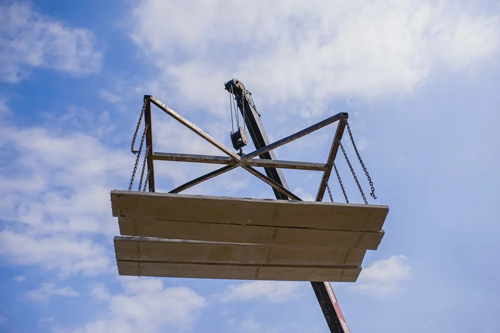 cara kerja hoist crane dalam proses lifting