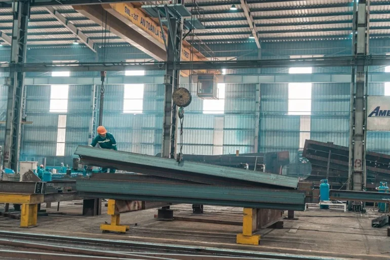ciri ciri overhead crane